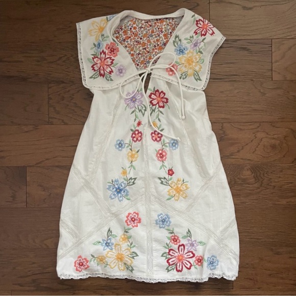 Free People Dresses & Skirts - Free People Willow Embroidered Floral Mini Dress